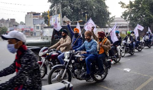 Shops, commercial establishments closed in Punjab in view of Bharat Bandh call by farmers