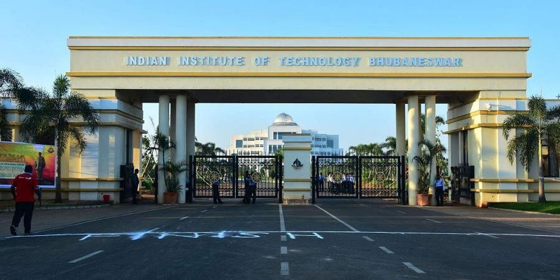 IIT-Bhubaneswar researchers develop ultra-low-power IC for biomedical data transmission