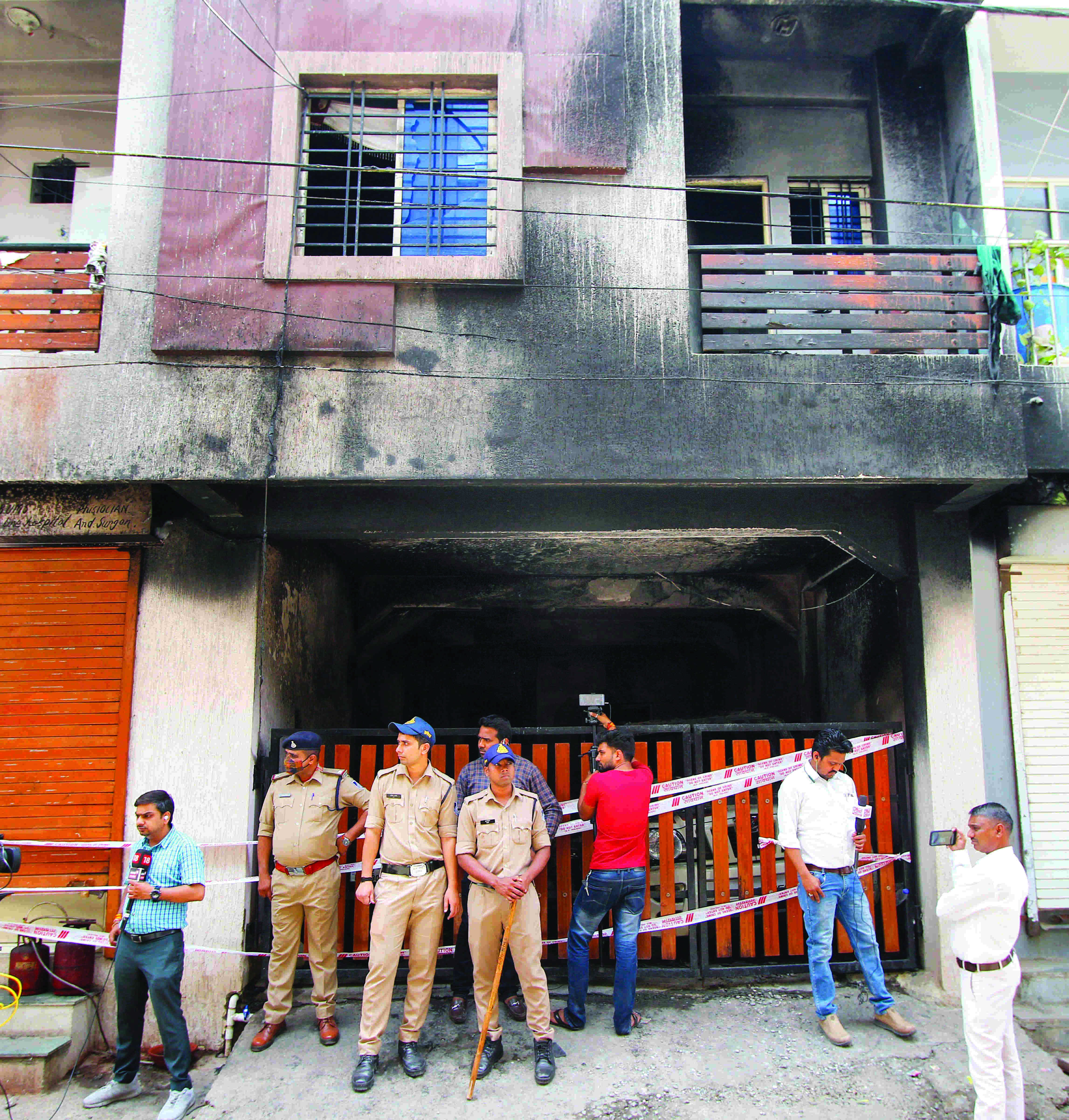 MP: 7 dead, 9 injured in major fire at Indore residential building