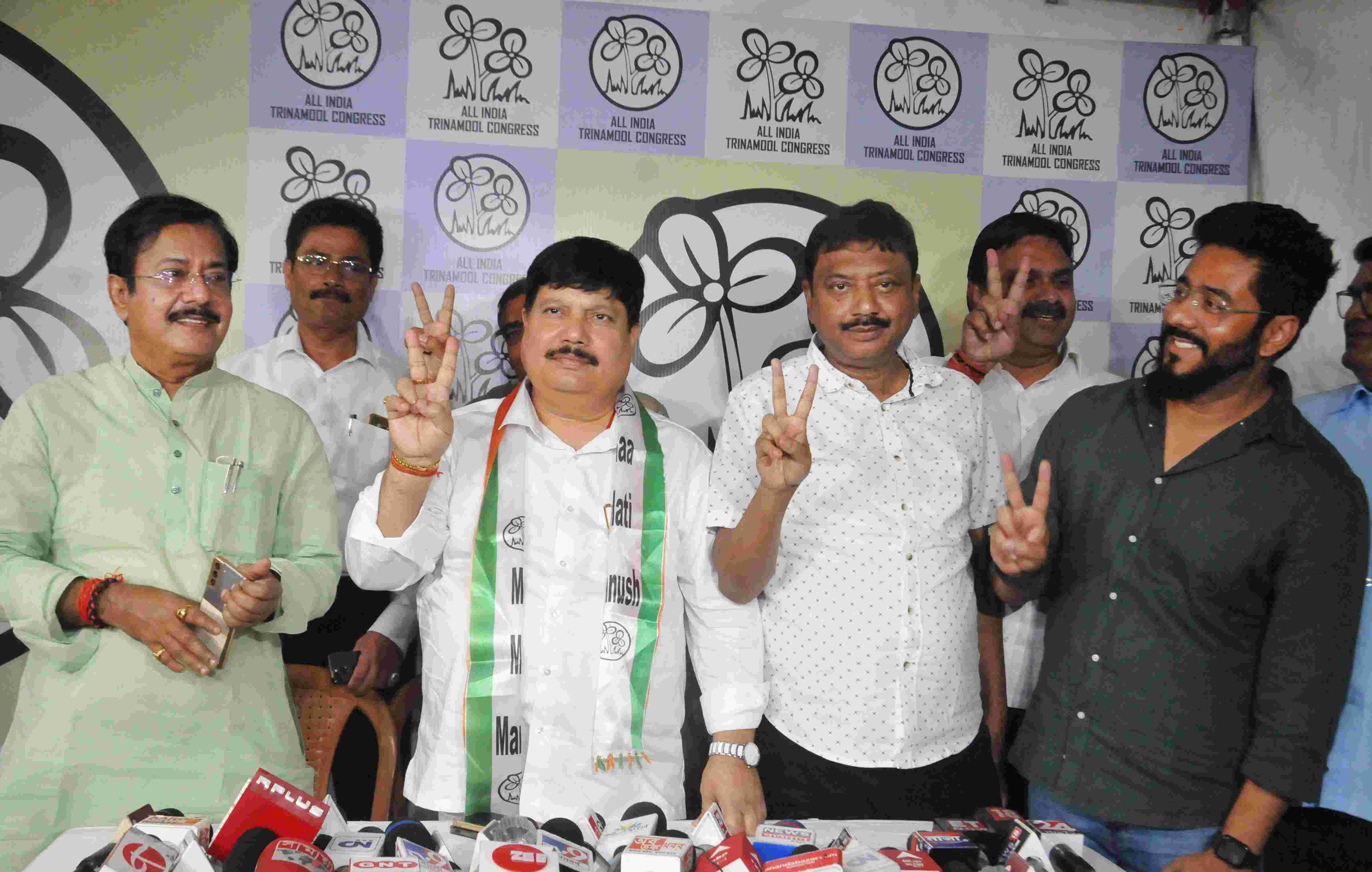 BJP MP Arjun Singh rejoins TMC BJP MP Arjun Singh rejoins TMC