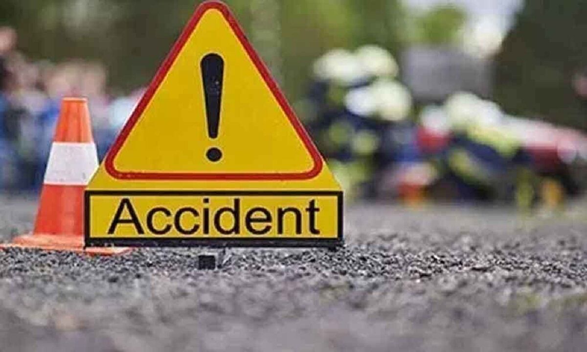 UP: Woman among 2 killed, 11 injured as vehicle rams into parked truck