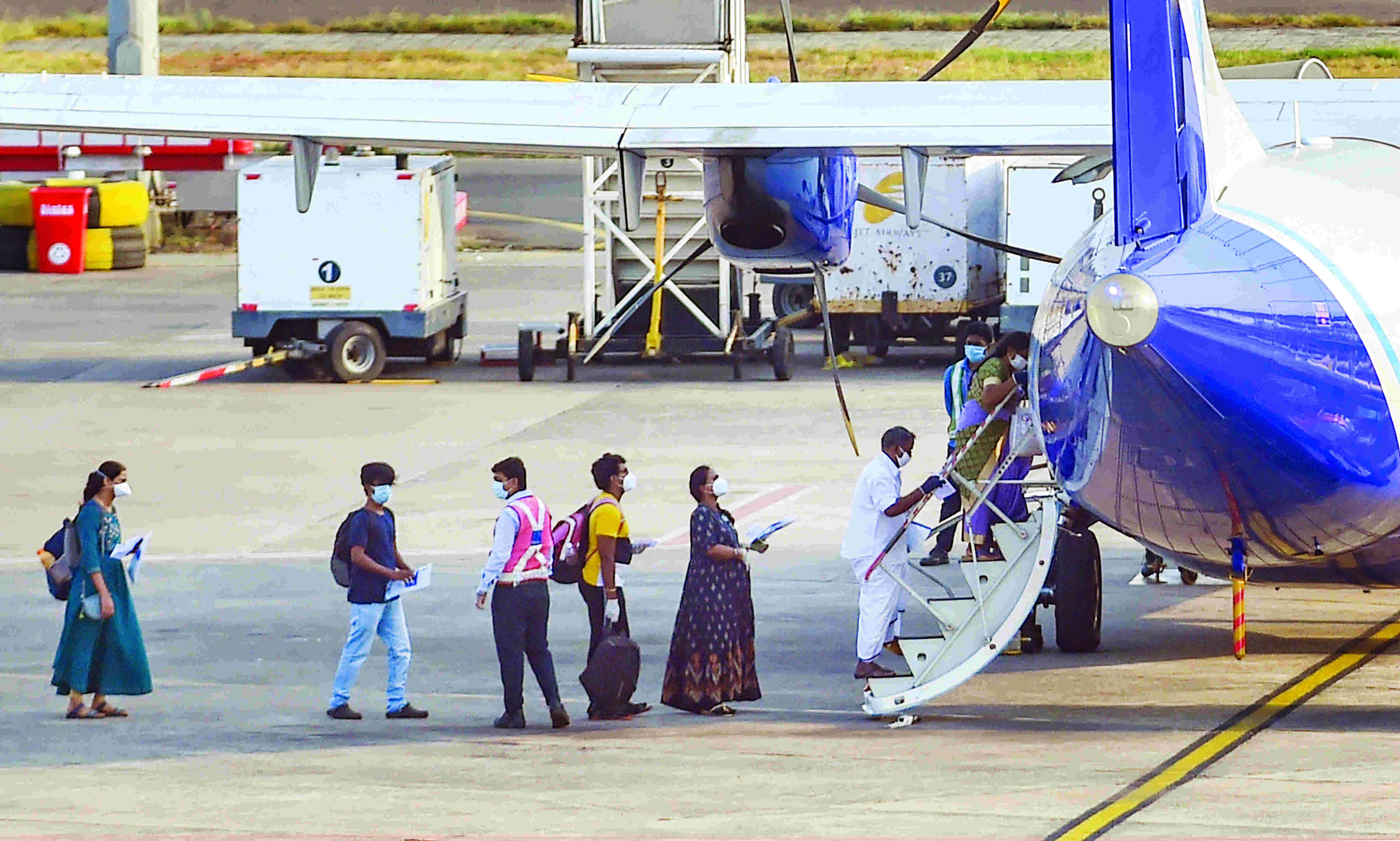Govt asks employees to opt for lowest air fare, book tickets 21-days before travel