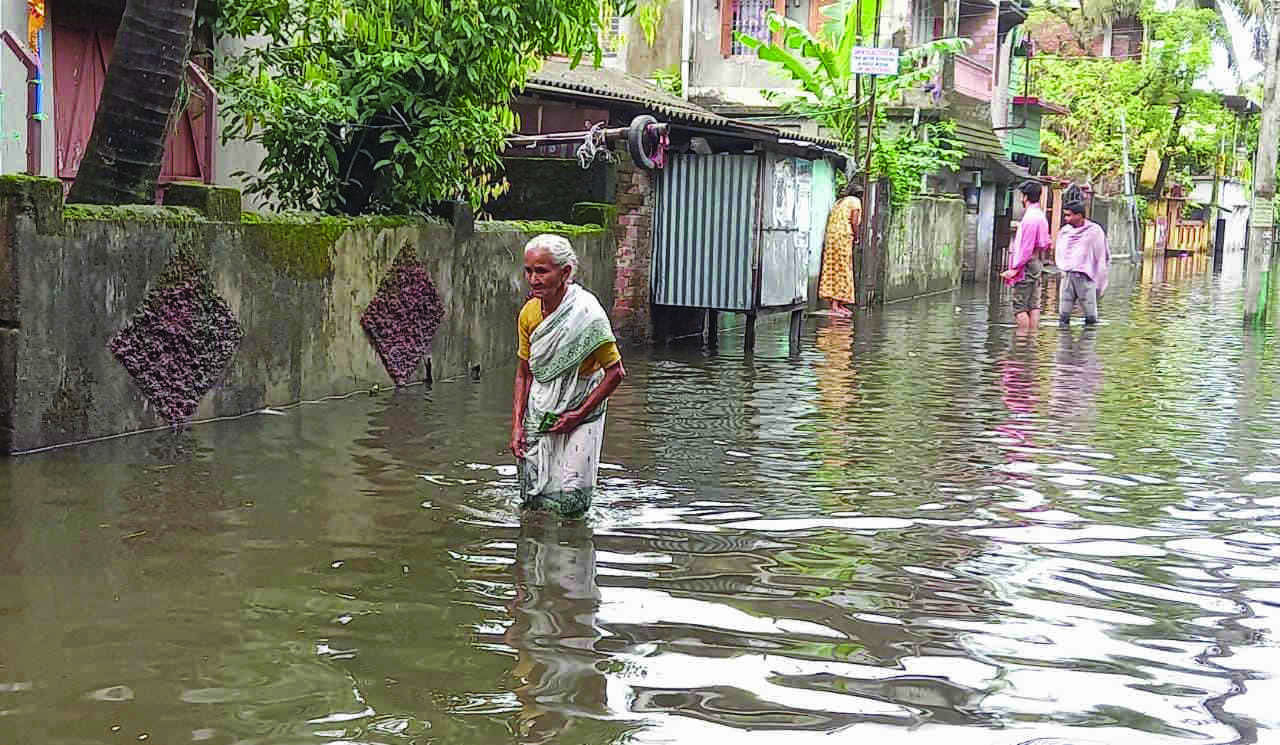 In about 3 hours, Siliguri gets over 200mm rainfall, some parts flooded