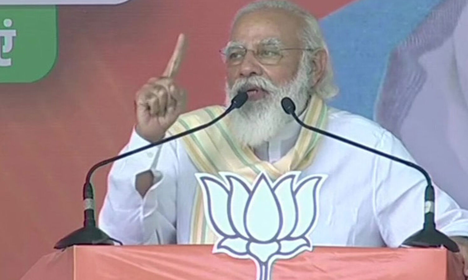 PM talks of Paks Pulwama confession, attacks double yuvraj in Bihar rallies