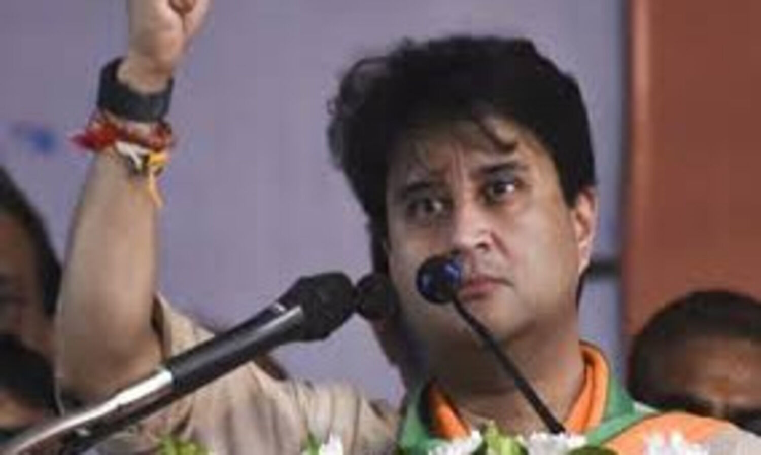Jyotiraditya Scindia mistakenly seeks votes for Congress
