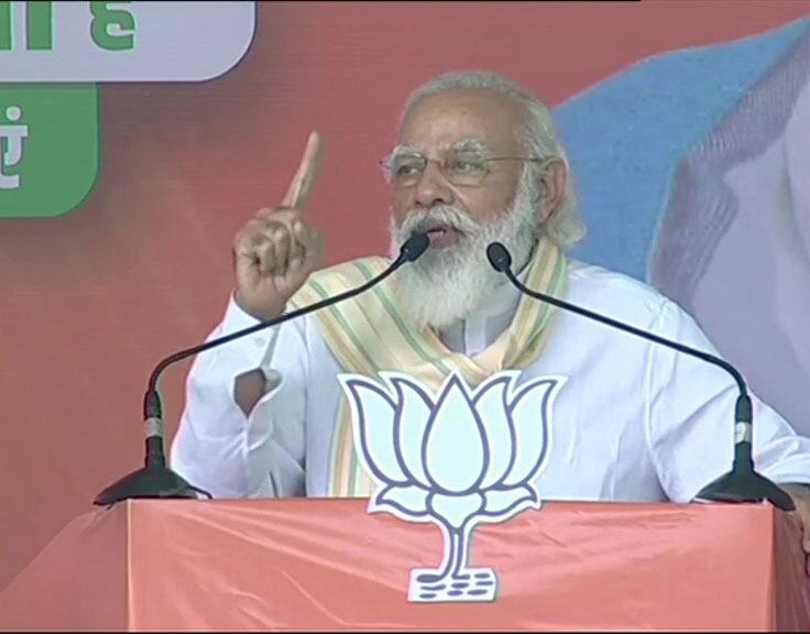 PM talks of Paks Pulwama confession, attacks double yuvraj in Bihar rallies