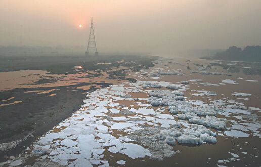 Frothing in Yamuna: Detergents in untapped sewage a major reason Frothing in Yamuna: Detergents in untapped sewage a major reason