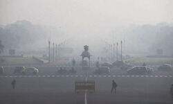 Delhis air quality turns very poor again after marginal improvement Delhis air quality turns very poor again after marginal improvement