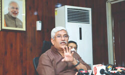 States with poor show may face fund cut: Shekhawat States with poor show may face fund cut: Shekhawat