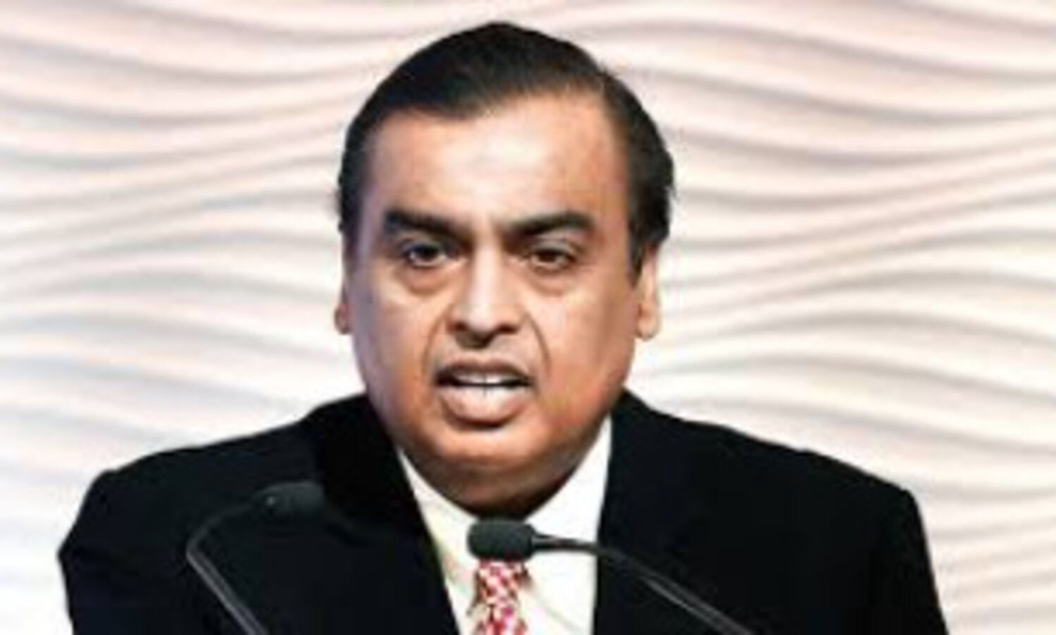 Saudi Arabias PIF invests `9,555 cr in Reliance Retail