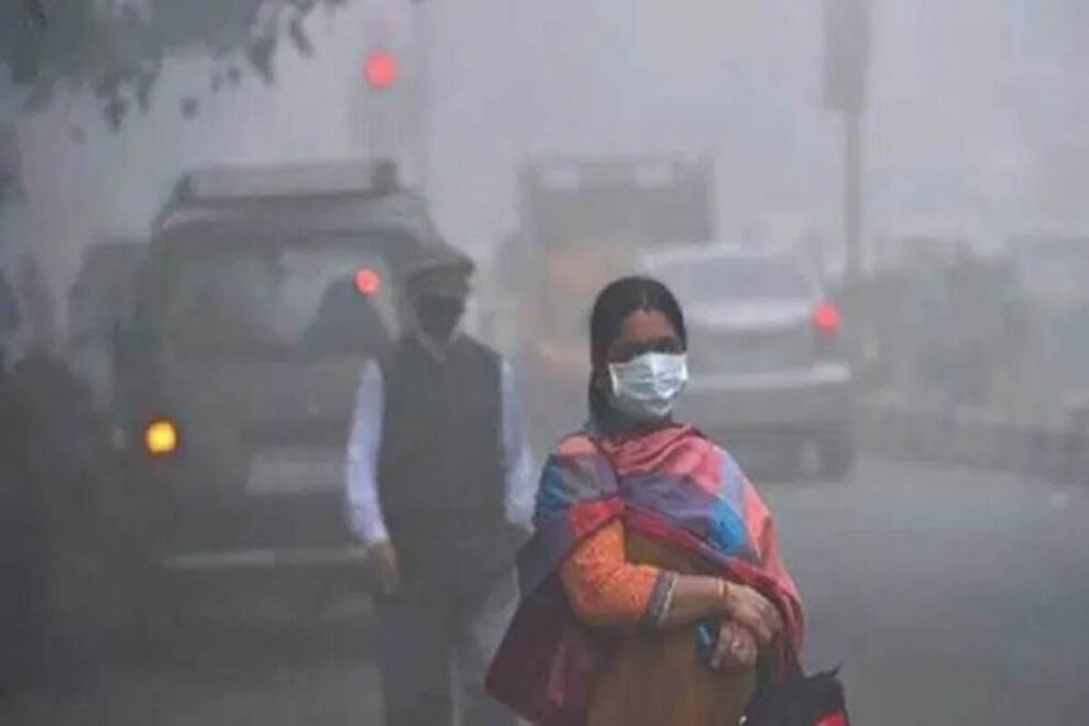 Delhis air quality very poor, may improve slightly Delhis air quality very poor, may improve slightly
