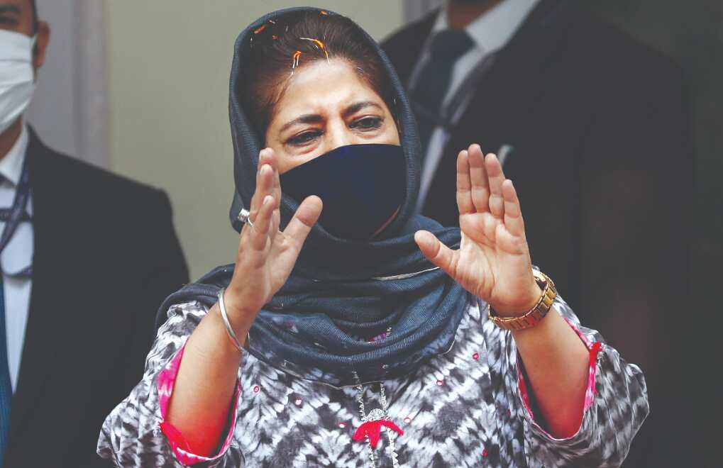 Centre creating pressure cooker like situation in J&K: Mehbooba Centre creating pressure cooker like situation in J&K: Mehbooba