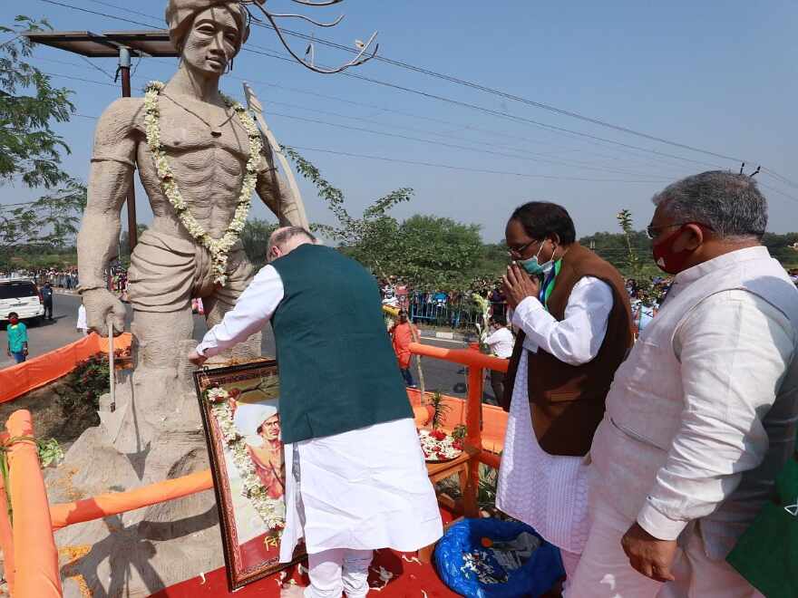 Amit Shah garlands wrong Birsa Munda statue in Bankura