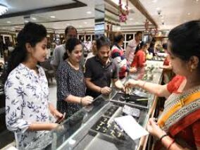 Jewellers bet on Dhanteras; expect to clock 70% of 2019 biz
