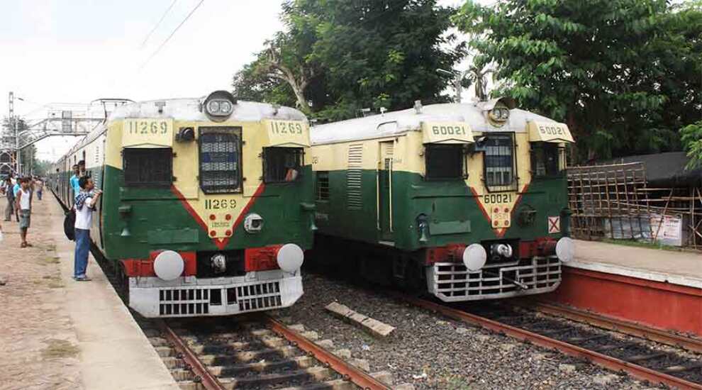 Apprehension of COVID protocol violation as local train services set to resume in Bengal