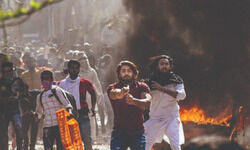 Scribes IDed him pointing gun at cop, rioting; also a flight-risk: Court denies bail to Shahrukh Pathan Scribes IDed him pointing gun at cop, rioting; also a flight-risk: Court denies bail to Shahrukh Pathan