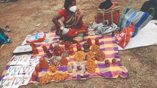 Bankura comes up with platform for artisans to showcase their clay artwork Bankura comes up with platform for artisans to showcase their clay artwork
