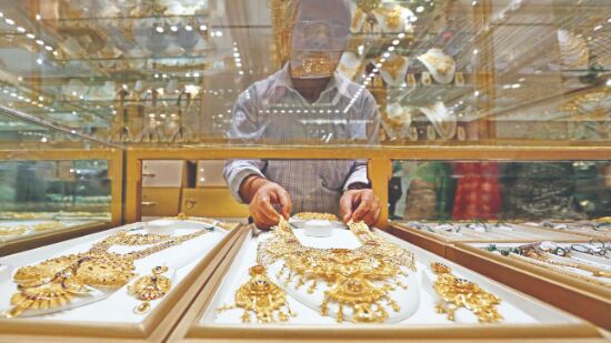 Dhanteras shopping kicks off; high prices of gold, silver may dent sales