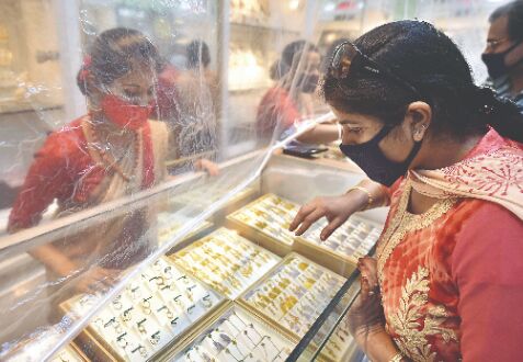 High prices, Covid take sheen off Dhanteras; gold and silver sales down up to 35% y-o-y High prices, Covid take sheen off Dhanteras; gold and silver sales down up to 35% y-o-y