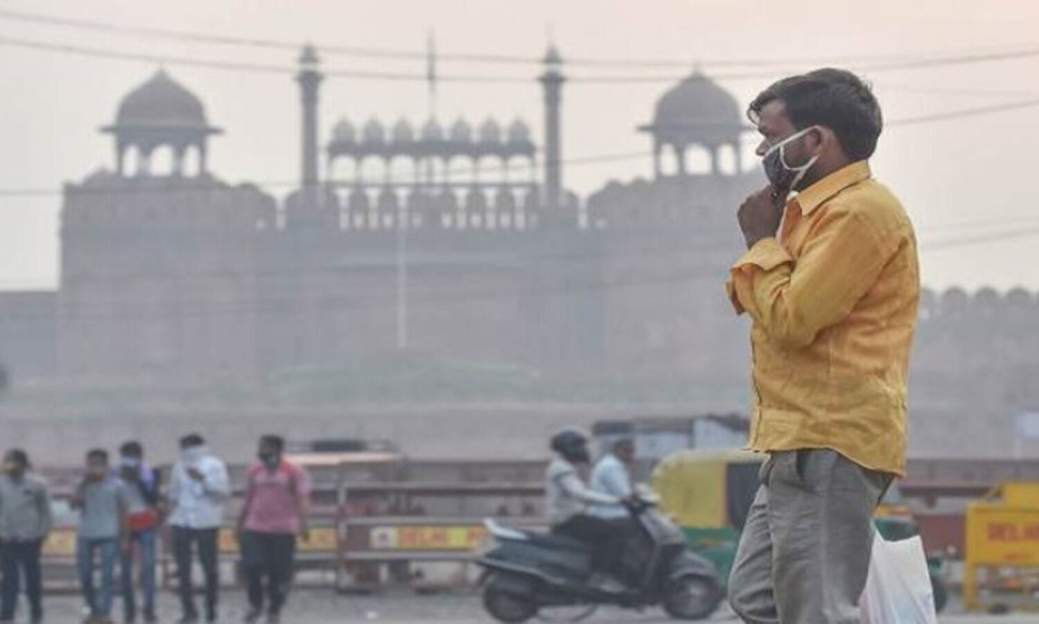 Diwali: Delhis air quality very poor, likely to become severe by evening
