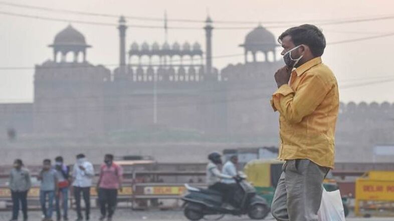 Diwali: Delhis air quality very poor, likely to become severe by evening
