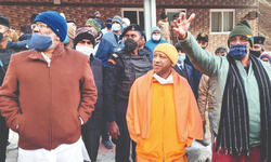 Yogi visits Kedarnath after 12 yrs Yogi visits Kedarnath after 12 yrs