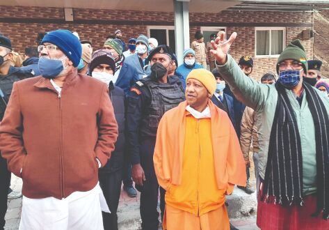 Yogi visits Kedarnath after 12 yrs Yogi visits Kedarnath after 12 yrs