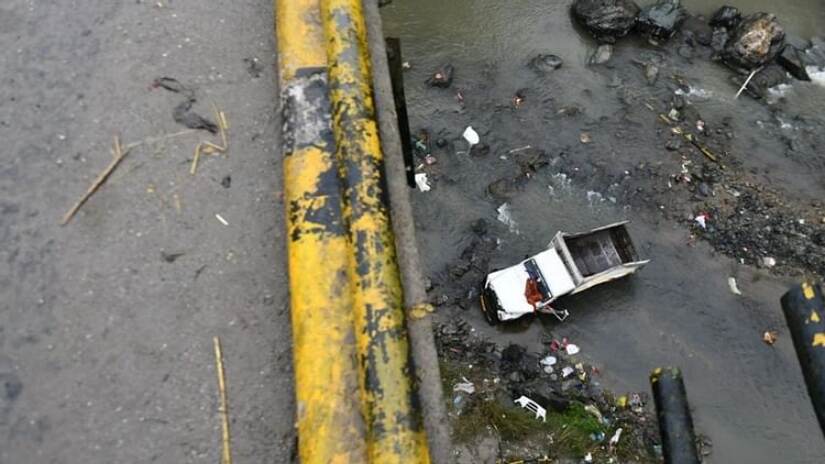 Seven dead after vehicle falls in khud in Himachal