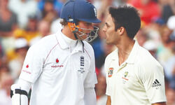 Out hit wicket! Out hit wicket!