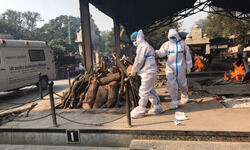 Burial grounds and crematoriums buckle under third wave Burial grounds and crematoriums buckle under third wave