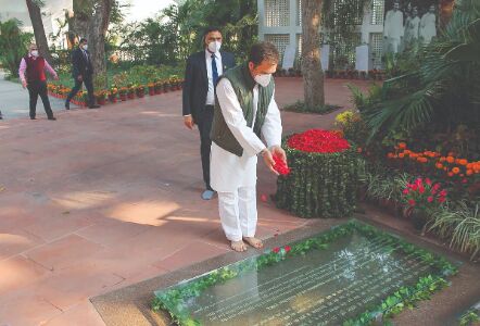Trailblazer, Iron lady: Cong leaders pay rich tributes to Indira Gandhi on birth anniversary Trailblazer, Iron lady: Cong leaders pay rich tributes to Indira Gandhi on birth anniversary