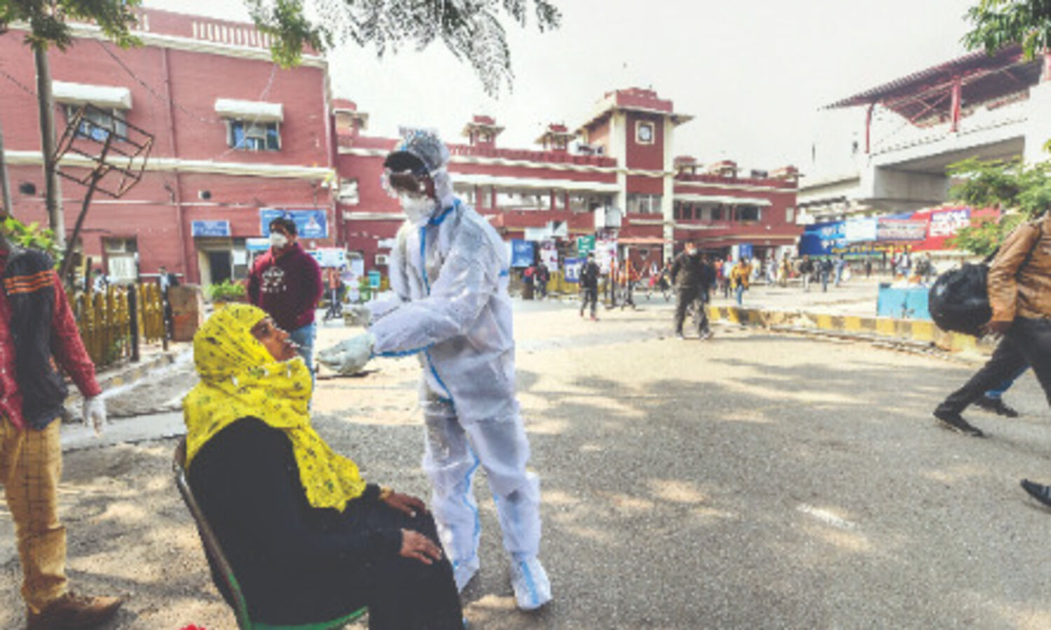 SC raps Guj, Delhi over worsening Covid situation, asks Centre, states to file report