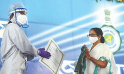 CM announces projects worth ` 353 cr, free ration to continue after June