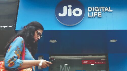 Google pays Rs 33,737 cr for 7.73% stake in Jio Google pays Rs 33,737 cr for 7.73% stake in Jio