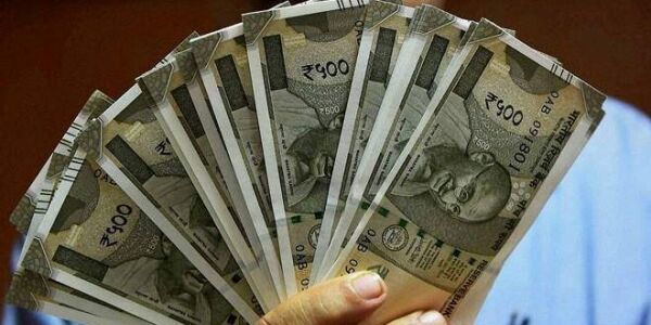 Rupee rises 7 paise to 73.84 against US dollar in early trade