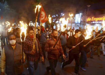 Trade union strike partially affects normal life in Bengal Trade union strike partially affects normal life in Bengal