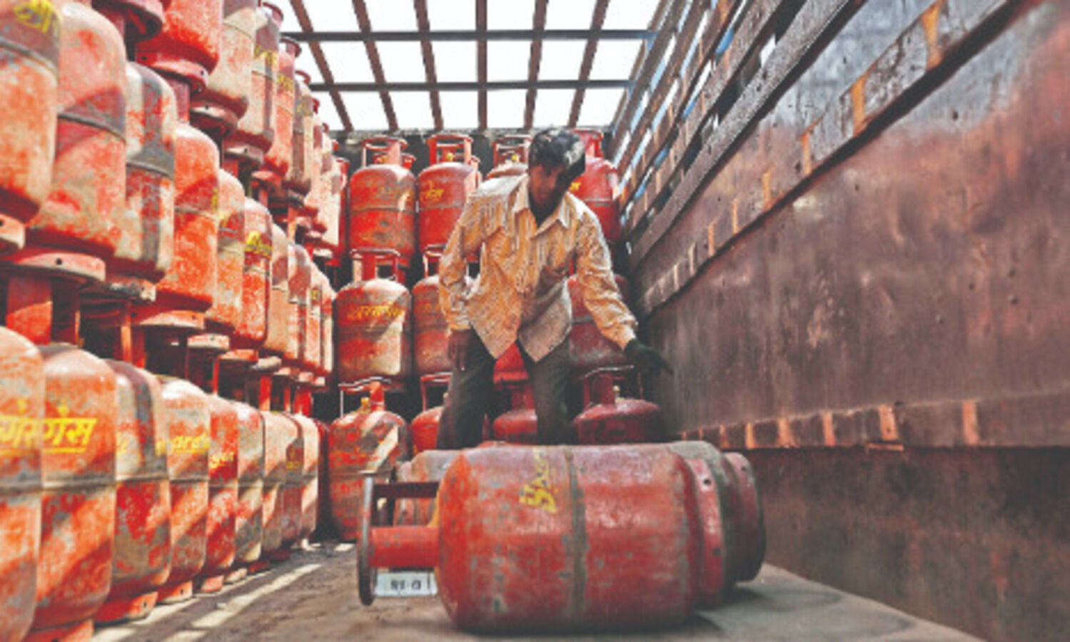 LPG subsidy for BPCL consumers to   continue post-privatisation: Pradhan