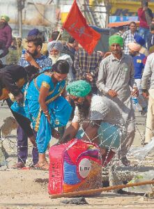 Farmers protest: Essential services to Capital stranded Farmers protest: Essential services to Capital stranded