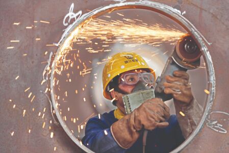 Chinas manufacturing accelerates in Nov