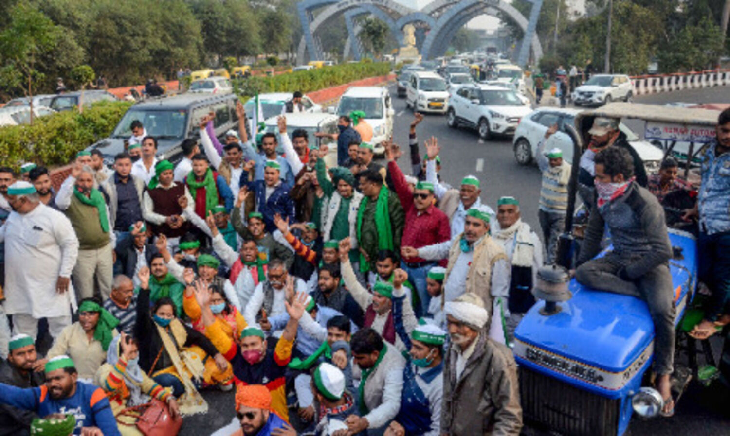 Transporters threaten to halt operations in North India from Dec 8 in support of agitating farmers