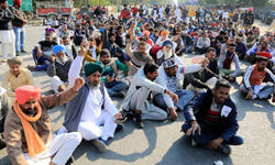 Capitals edges swell with farmers as security tightened, traffic woes persist Capitals edges swell with farmers as security tightened, traffic woes persist