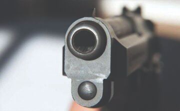 Man pulls out gun in clash over sharing cigarette, injures two