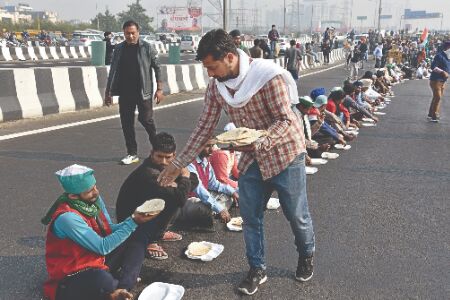 Swelling support brings warmth to farmers braving winter chill