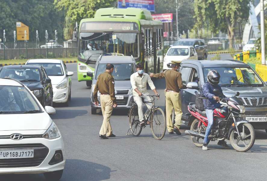 Up to 10 border points around Capital shut, diversions lead to chaotic snarls Up to 10 border points around Capital shut, diversions lead to chaotic snarls