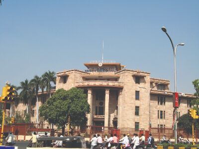 Allowing corporates to start banks: Das says it is internal panels suggestion, not RBI view Allowing corporates to start banks: Das says it is internal panels suggestion, not RBI view