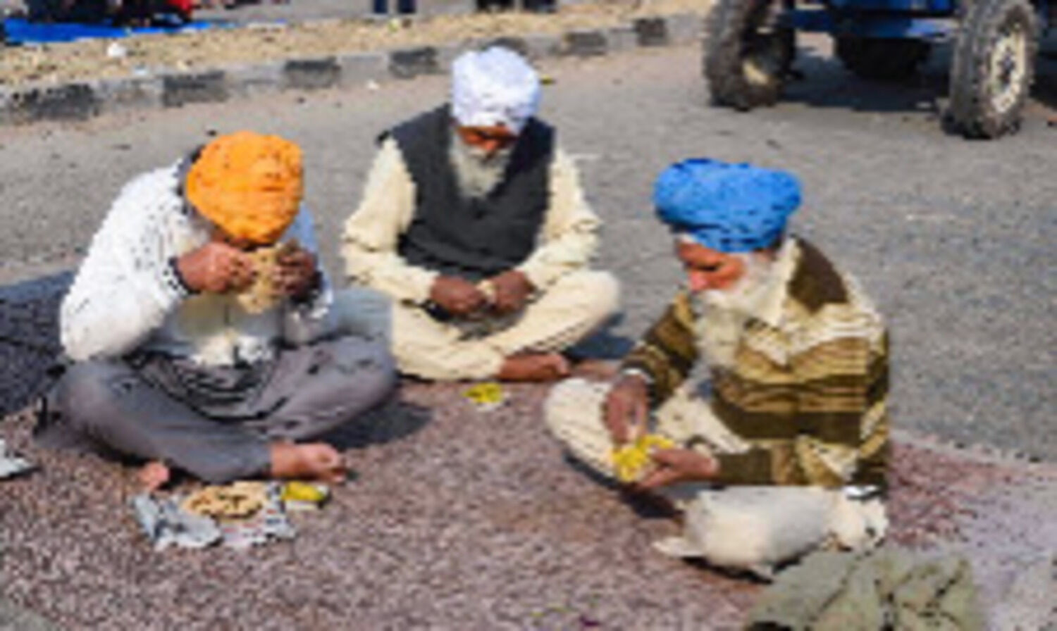 Traffic woes continue amid farmers protest