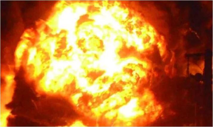 Fire in building in Ahmedabad, no casualty; ATM, shops damaged Fire in building in Ahmedabad, no casualty; ATM, shops damaged