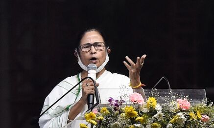 Bengal will never bow its head before murderers of Mahatma Gandhi, says Mamata