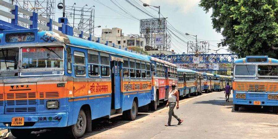 Private bus, taxi operators to run normal services today