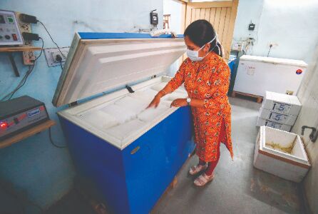 Govt supporting hundreds of projects in fight against Coronavirus: Vardhan Govt supporting hundreds of projects in fight against Coronavirus: Vardhan